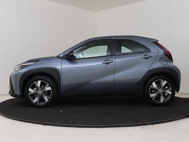 Toyota AYGO X Hybrid 115 play Go Pack | DEMO & DIRECT LEVERBAAR | 17 inch LM velgen |