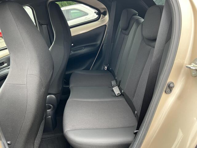 Toyota AYGO X 1.0 VVT-i S-CVT Envy | Rijklaar | Automaat | Schuifdak |
