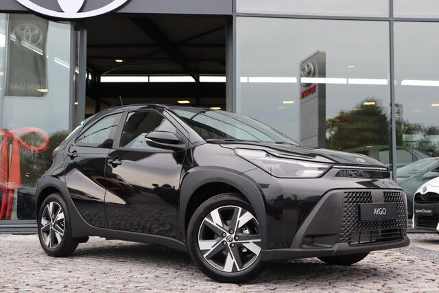 Toyota AYGO X Hybrid 115 play Go Pack, LM velgen Nieuw en snel leverbaar met €1.500 inruilvoordeel