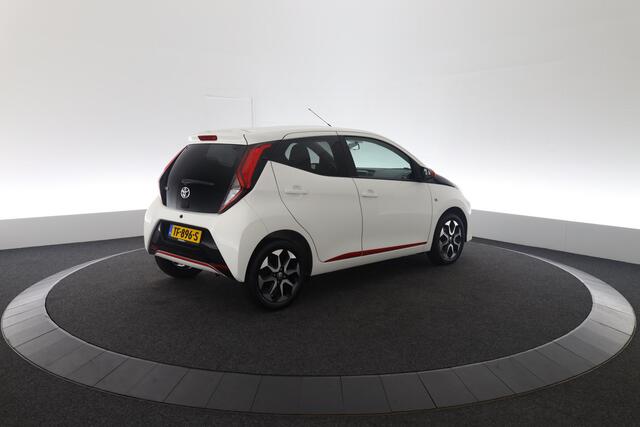 Toyota AYGO 1.0 VVT-i x-cite 15" LM velgen, Carplay, Airco, Cruise