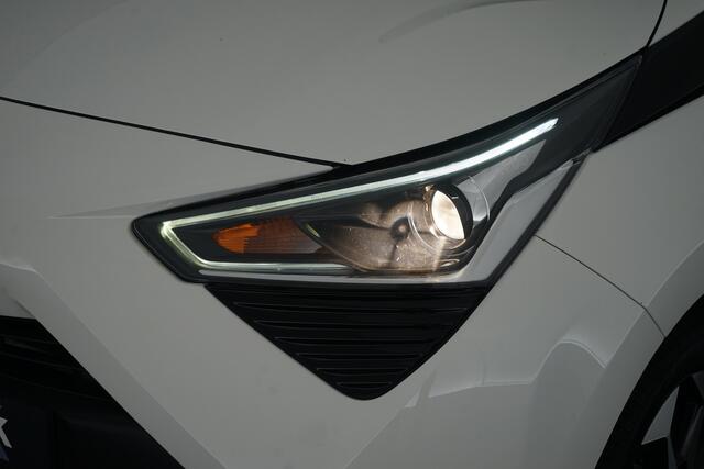 Toyota AYGO 1.0 VVT-i x-cite 15" LM velgen, Carplay, Airco, Cruise
