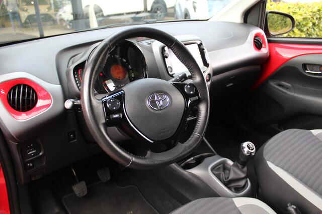 Toyota AYGO 1.0 VVT-i x-play | Rijklaar | Apple/Android | Airco | LMV | Bluetooth | Camera