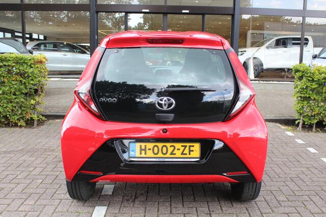 Toyota AYGO 1.0 VVT-i x-play | Rijklaar | Apple/Android | Airco | LMV | Bluetooth | Camera
