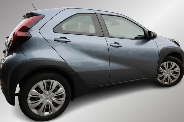 Toyota AYGO X 1.0 VVT-i MT Play, Apple Carplay & Android Auto, Camera , Cruise Control, Lane Assist,