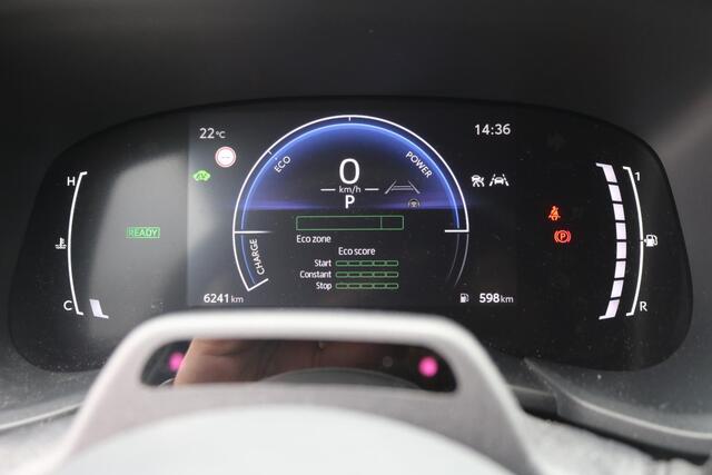 Toyota AYGO X Hybrid 115 play, Apple & Android Auto, Adaptieve cruise control, Parkeercamera, Road sign assist.