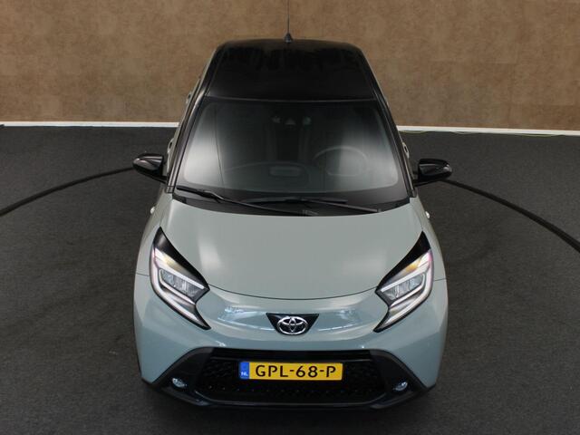 Toyota AYGO X 1.0 VVT-i S-CVT Premium ORIGINEEL NEDERLANDSE AUTO - TWO TONE - STOELVERWARMING - ADAPTIEVE CRUISE CONTROL - APPLE CARPLAY/ANDROID AUTO - CAMERA - CLIMATE CONTROL - PARKEERSENSOREN ACHTER - NAVIGATIE - JBL AUDIO