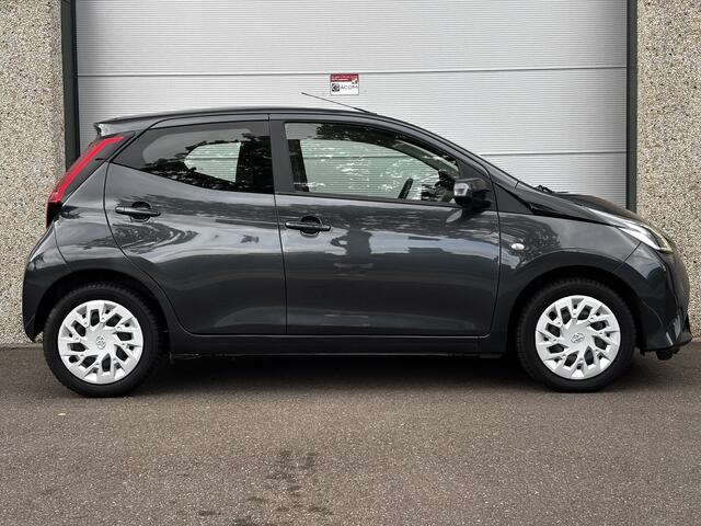 Toyota AYGO 1.0 VVT-i x-play Automaat Navi Carplay Camera Nap Airco