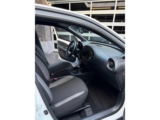 Toyota AYGO X 1.0 VVT-i S-CVT business editie Automaat