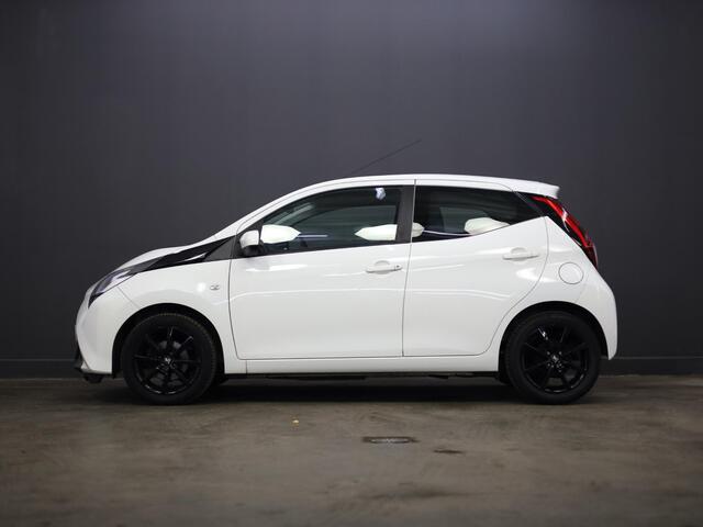 Toyota AYGO 1.0 VVT-i x-play | Camera | Cruise Control | Airco