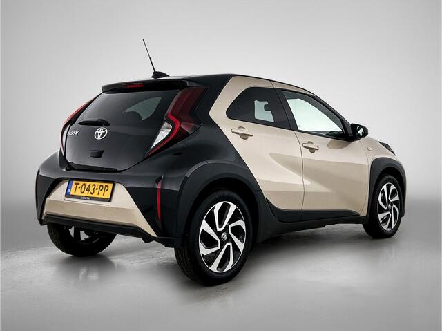 Toyota AYGO X 1.0 VVT-i MT Pulse | Dealer onderhouden | LED verlichting | Climate Control | Cruise Control Adaptive | Achteruitrijcamera | Elektrische ramen voor | Elektrisch verstelbare buitenspiegels |