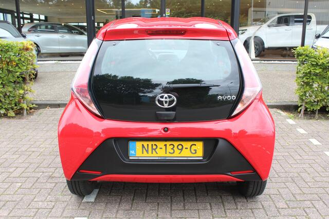 Toyota AYGO 1.0 VVT-i x | Rijklaar | Dealer onderhouden | All season banden | Radio/USB/AUX-speler | Centrale vergrendeling