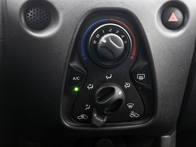 Toyota AYGO 1.0 VVT-i x-fun | Dealer onderhouden | Airco | Elektrische ramen voor | Bluetooth |