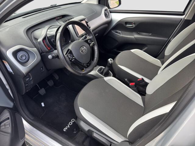 Toyota AYGO 1.0 VVT-i X-Play | Camera | Climate