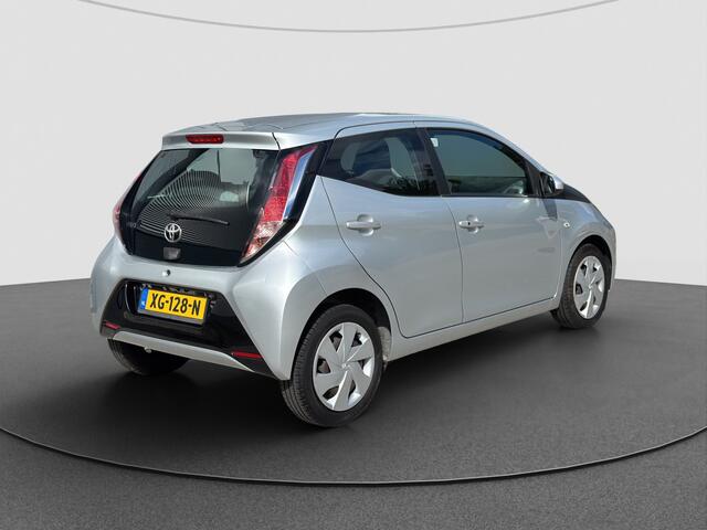 Toyota AYGO 1.0 VVT-i X-Play | Camera | Climate
