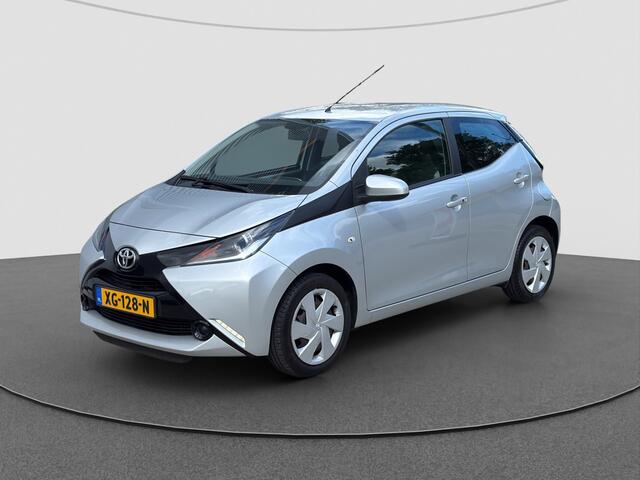 Toyota AYGO 1.0 VVT-i X-Play | Camera | Climate
