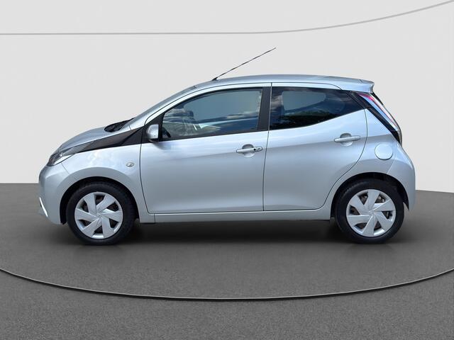 Toyota AYGO 1.0 VVT-i X-Play | Camera | Climate