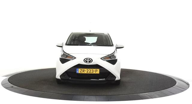 Toyota AYGO 1.0 VVT-i x-play Camera / Navigatie / 5Drs