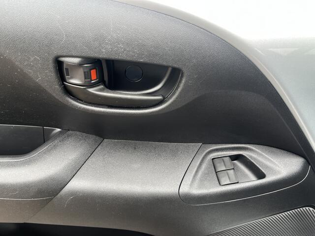 Toyota AYGO 1.0 VVT-i x-fun Airco Cruise controle Trekhaak Radio met Bleutooth voorbereiding Usb aansluiting 1e eigenaar volledige onderhoudshistorie aanwezig