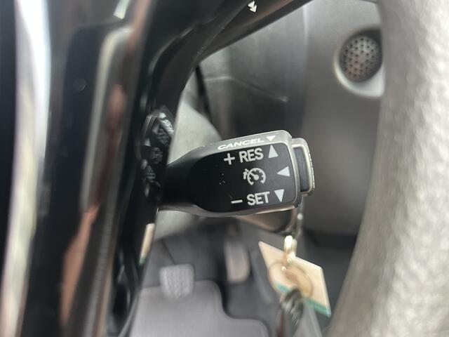 Toyota AYGO 1.0 VVT-i x-fun Airco Cruise controle Trekhaak Radio met Bleutooth voorbereiding Usb aansluiting 1e eigenaar volledige onderhoudshistorie aanwezig