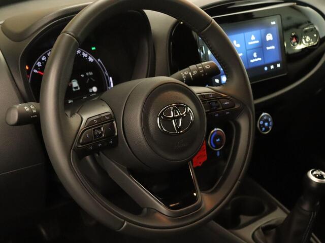 Toyota AYGO X 1.0 VVT-i MT Play - ORIGINEEL NEDERLANDSE AUTO -ACHTERUITRIJCAMERA - APPLE CARPLAY/ANDROID AUTO - CRUISE CONTROL ADAPTIEF - AIRCO - VERKEERSBORDDETECTIE - GROOTLICHTASSISTENT - LEDEREN STUURWIEL - DAB-ONTVANGER - BLUETOOTH TELEFOONVOORBEREIDING