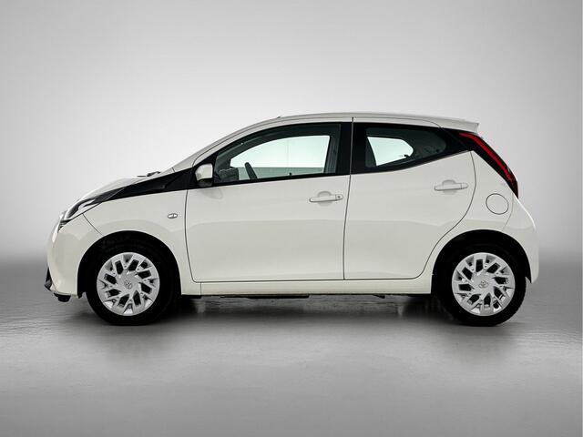 Toyota AYGO 1.0 VVT-i x-play | BTW voertuig | Dealer onderhouden | 1e eigenaar | Apple CarPlay/Android Auto | Airco | Achteruitrijcamera |