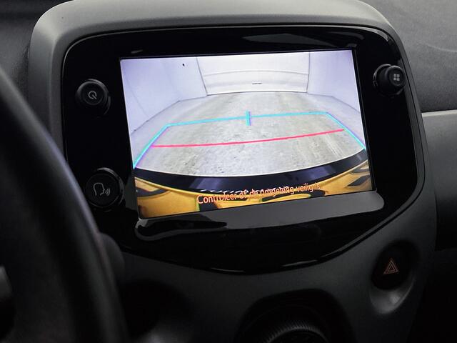 Toyota AYGO 1.0 VVT-i x-play | BTW voertuig | Dealer onderhouden | 1e eigenaar | Apple CarPlay/Android Auto | Airco | Achteruitrijcamera |