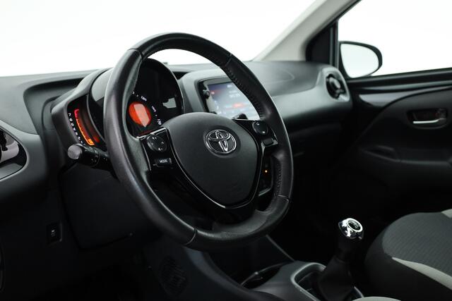 Toyota AYGO 1.0 VVT-i x-play | Rijklaar! | Apple CarPlay & Android Auto | All Season | Airco | DAB | Camera