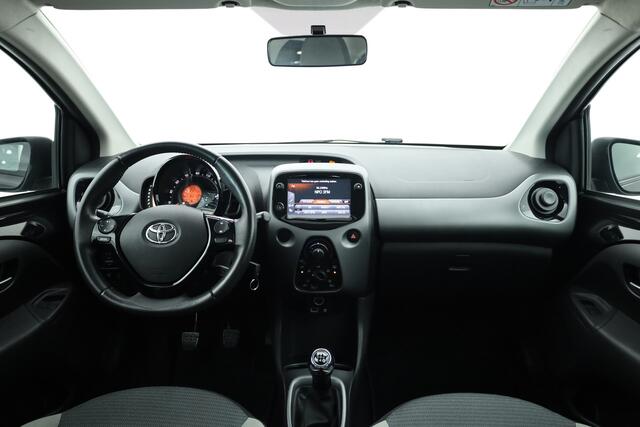 Toyota AYGO 1.0 VVT-i x-play | Rijklaar! | Apple CarPlay & Android Auto | All Season | Airco | DAB | Camera