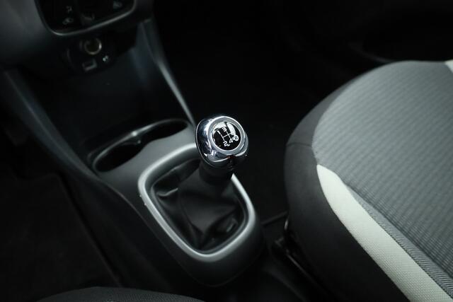 Toyota AYGO 1.0 VVT-i x-play | Rijklaar! | Apple CarPlay & Android Auto | All Season | Airco | DAB | Camera