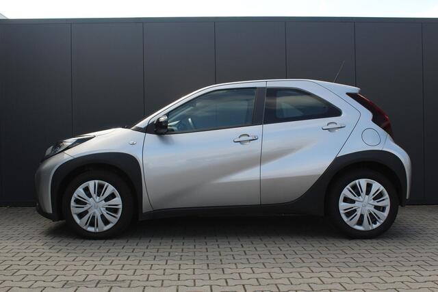 Toyota AYGO X 1.0 VVT-i MT Play | Incl. 12 maanden garantie | Adaptieve cruise control | Airco | Apple carplay/Android auto | DAB radio | Parkeercamera |