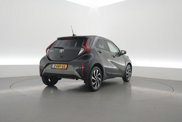 Toyota AYGO X 1.0 VVT-i MT Envy | Rijklaar! | Adapt. Cruise | Two-Tone | Camera | Stoelverw. | Navi | Keyless | Apple CarPlay | All Season