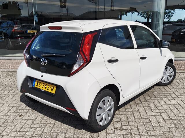 Toyota AYGO 1.0 VVT-i x-fun | NL Auto | Airco | Bluetooth | El. Raambediening |