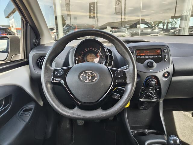 Toyota AYGO 1.0 VVT-i x-fun | NL Auto | Airco | Bluetooth | El. Raambediening |