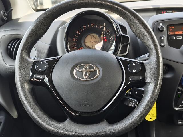 Toyota AYGO 1.0 VVT-i x-fun | NL Auto | Airco | Bluetooth | El. Raambediening |