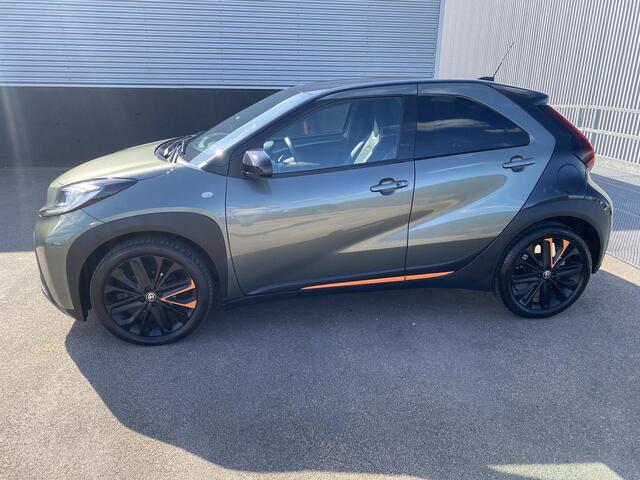 Toyota AYGO X 1.0 VVT-i S-CVT Automaat Limited 1e eigenaar Meest luxe incl o.a.: AppleCarplay/AndroidAuto, 18"LM velgen, Parkeerhulp camera en sensoren, Metallic lak, stoelverwarming