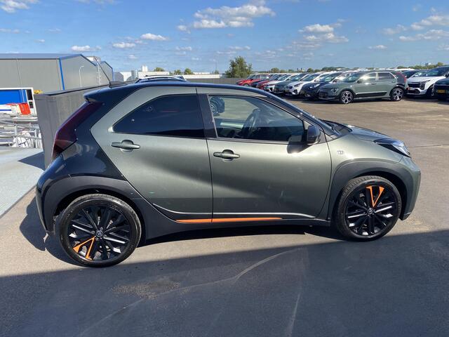Toyota AYGO X 1.0 VVT-i S-CVT Automaat Limited 1e eigenaar Meest luxe incl o.a.: AppleCarplay/AndroidAuto, 18"LM velgen, Parkeerhulp camera en sensoren, Metallic lak, stoelverwarming