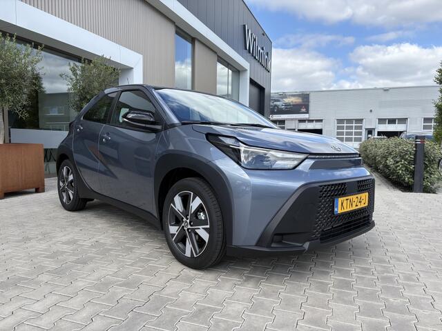 Toyota AYGO X Hybrid 115 play | Go Pack