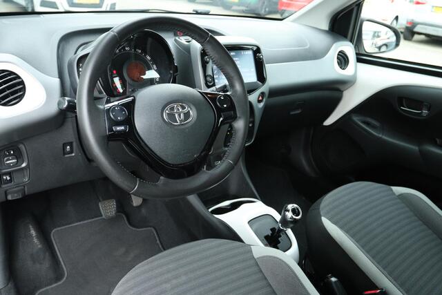 Toyota AYGO 1.0 VVT-i X-PLAY LIMITED AUT. | CARPLAY | CAMERA | AIRCO | BLUETOOTH | LMV