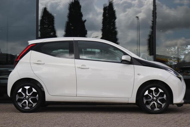 Toyota AYGO 1.0 VVT-i X-PLAY LIMITED AUT. | CARPLAY | CAMERA | AIRCO | BLUETOOTH | LMV