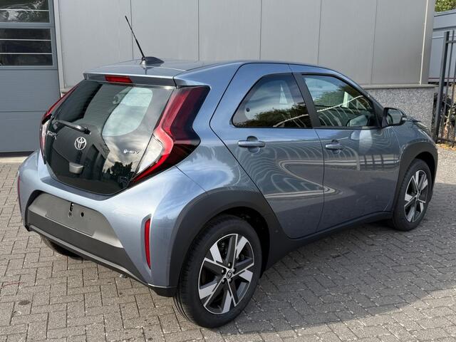 Toyota AYGO HYBRID 1.5 17 Lichtmetaal Stoelverwarming Go pack