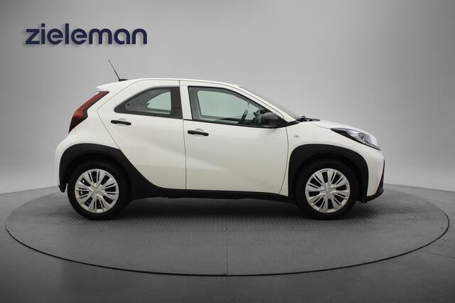 Toyota AYGO 1.0 VVT-i MT - Adaptive Cruise, Airco