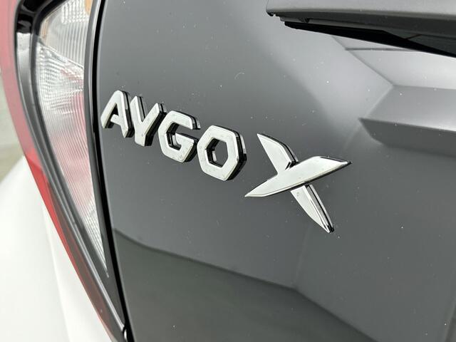 Toyota AYGO X Hybrid 115 play | Apple Carplay & Android Auto | Parkeercamera | Onderweg-naar-dealer*
