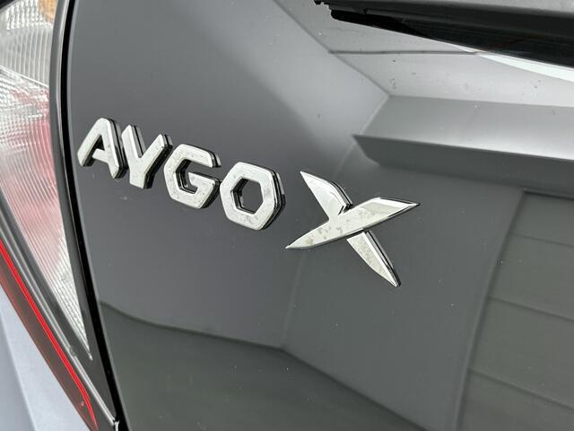 Toyota AYGO X Hybrid 115 play | Apple Carplay & Android Auto | Parkeercamera | Onderweg-naar-dealer*
