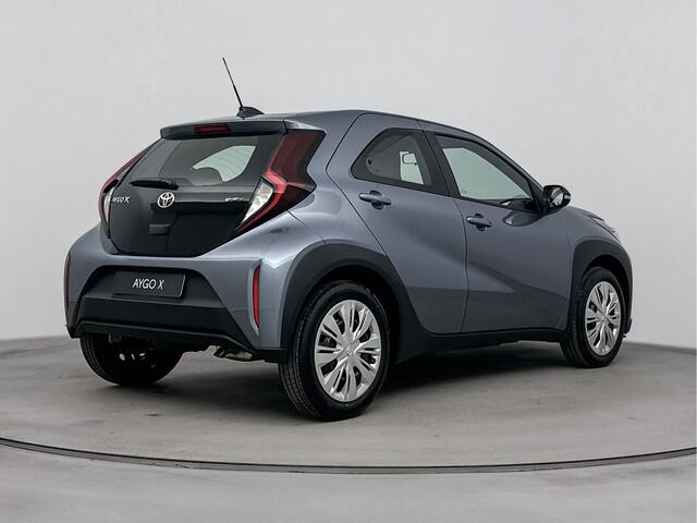 Toyota AYGO X Hybrid 115 play | Apple Carplay & Android Auto | Parkeercamera | Onderweg-naar-dealer*