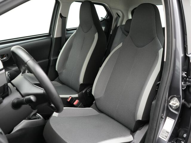 Toyota AYGO 1.0 VVT-i x-play | NL Auto | Dealer Onderhouden | Achteruitrijcamera |