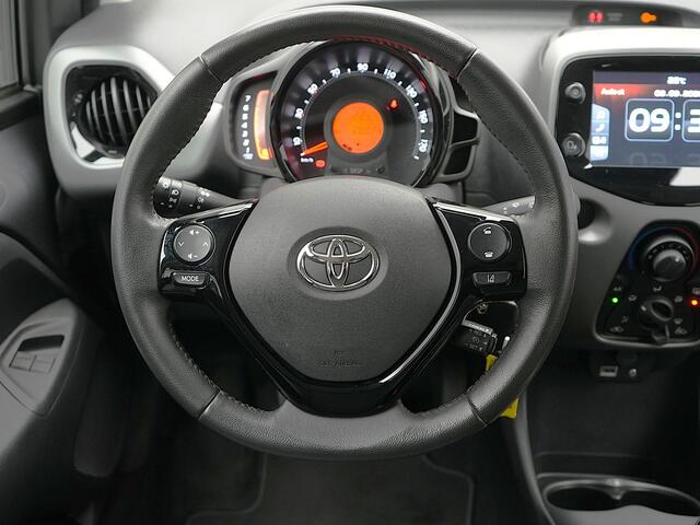 Toyota AYGO 1.0 VVT-i x-play | NL Auto | Dealer Onderhouden | Achteruitrijcamera |