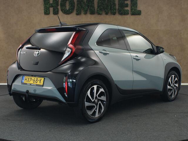 Toyota AYGO X 1.0 VVT-i MT Pulse - ORIGINEEL NEDERLANDSE AUTO - AFKOMSTIG VAN 1E EIGENAAR - TREKHAAK VOOR HET VERVOEREN VAN FIETSEN - CLIMATE CONTROL - TWO TONE LAK - CAMERA - ADAPTIEVE CRUISE CONTROL - APPLE CARPLAY/ ANDROID AUTO - 17 INCH LICHT METALEN VELGEN