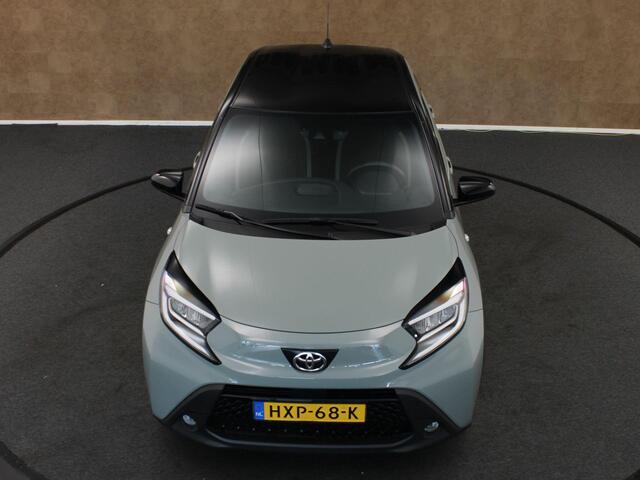 Toyota AYGO X 1.0 VVT-i MT Pulse - ORIGINEEL NEDERLANDSE AUTO - AFKOMSTIG VAN 1E EIGENAAR - TREKHAAK VOOR HET VERVOEREN VAN FIETSEN - CLIMATE CONTROL - TWO TONE LAK - CAMERA - ADAPTIEVE CRUISE CONTROL - APPLE CARPLAY/ ANDROID AUTO - 17 INCH LICHT METALEN VELGEN