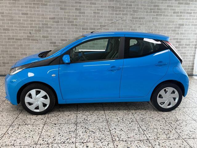 Toyota AYGO 1.0 X-Play Airco/Cruise/Navigatie/Achteruitrijcamera
