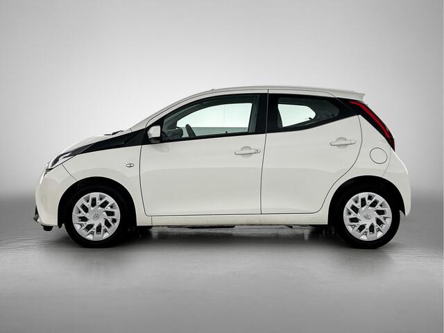 Toyota AYGO 1.0 VVT-i x-play limited | Dealer onderhouden | Apple CarPlay/Android Auto | Airco | Elektrische ramen voor | Elektrisch verstelbare buitenspiegels |